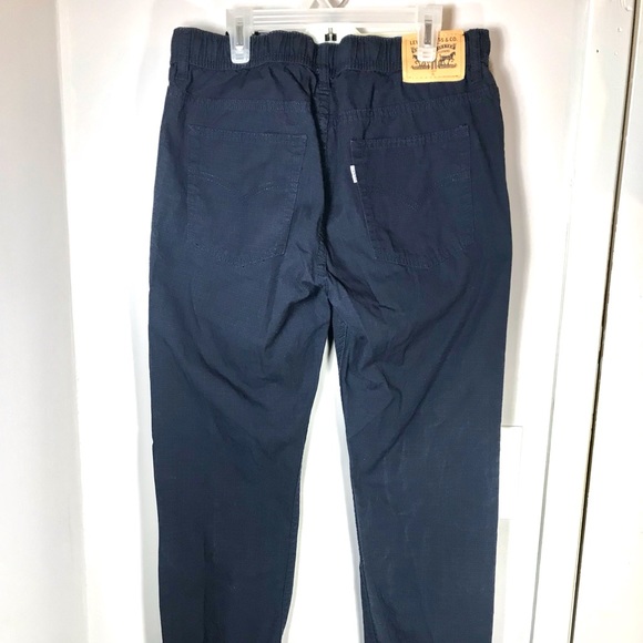 Levi’s navy blue jogger pants with elastic cuffs size XL 13-15 yrs. Preowned - Picture 2 of 5